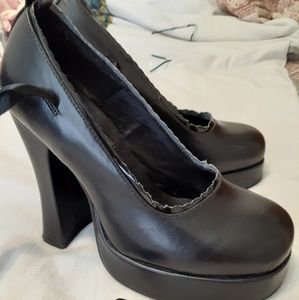 Hot Topic Ankle Ribbon Heel